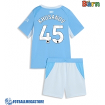Fotballdrakt Barn Manchester City Abdukodir Khusanov #45 Hjemmedraktsett 2026-27 Kortermet (+ Korte bukser)